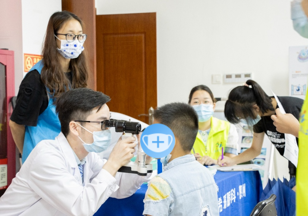 讓愛看得見 | 守護老人兒童眼健康，惠州?，斞劭屏x診活動進“家門”